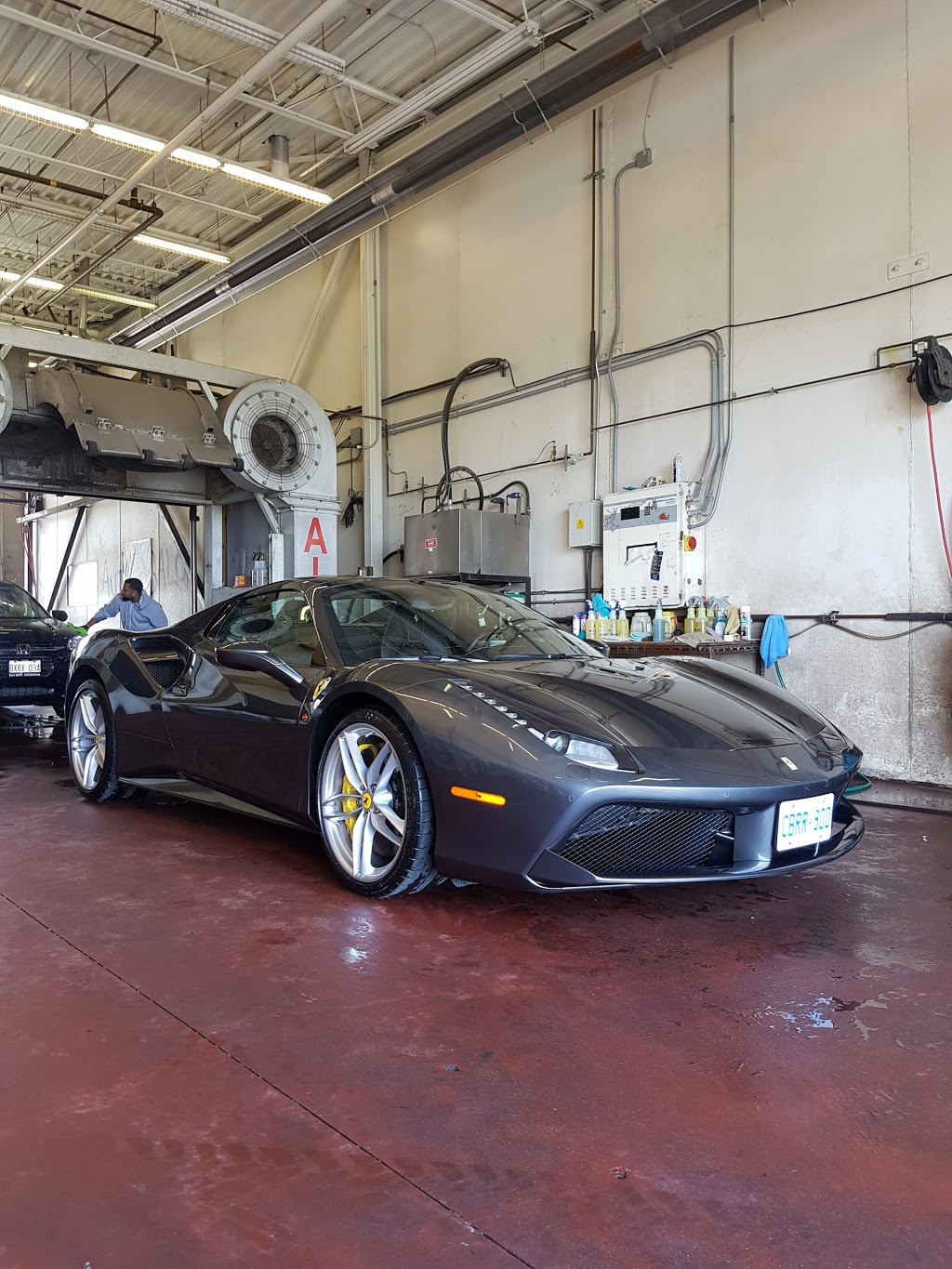 Auto Salon | 7091 Hurontario St, Mississauga, ON L5S 1Z8, Canada | Phone: (905) 565-0093