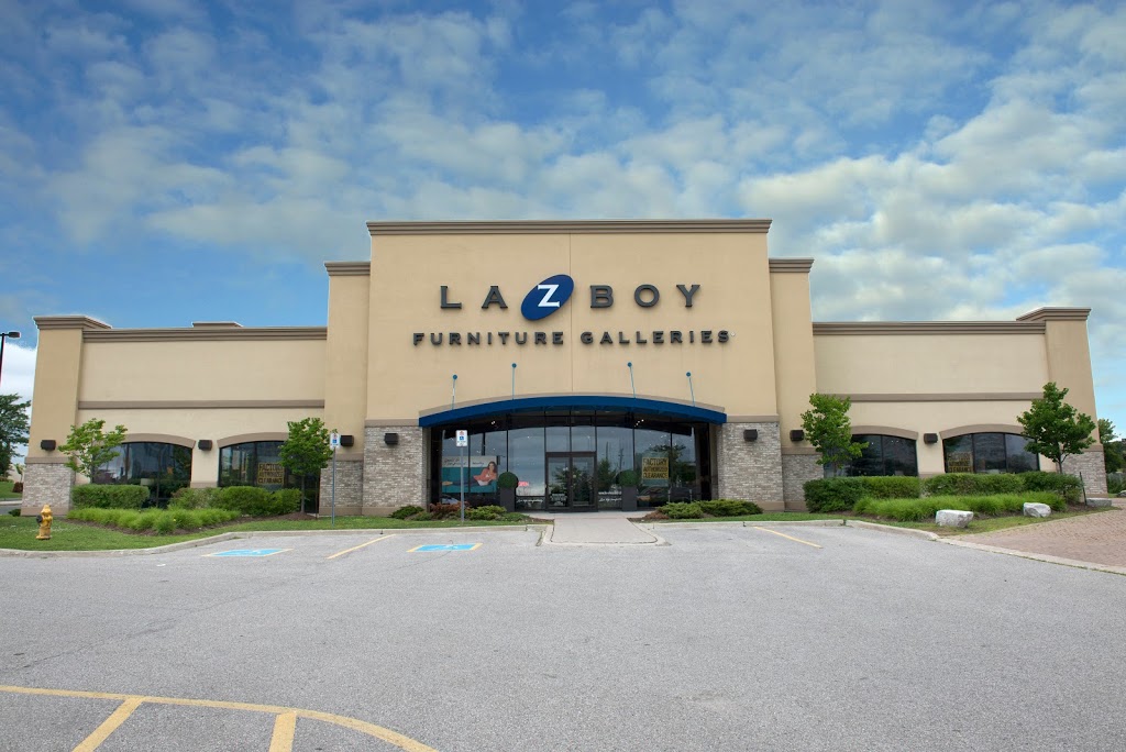 La-Z-Boy Furniture Galleries | furniture store | 530 Progress Ave, Scarborough, ON M1P 2K2, Canada | 4162969111 OR +1 416-296-9111
