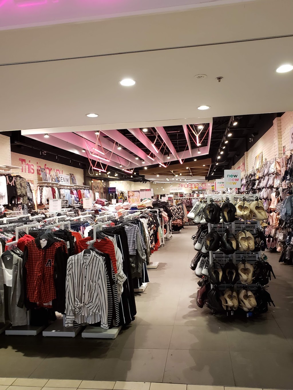 Ardene | 900 Dufferin St #0035, Toronto, ON M6H 4A9, Canada | Phone: (647) 427-9980