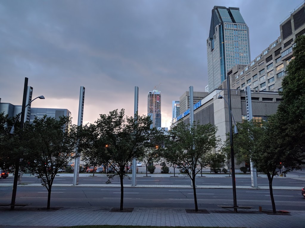 Hotel EVO | 777 Boulevard Robert-Bourassa, Montréal, QC H3C 3Z7, Canada | Phone: (514) 395-8558