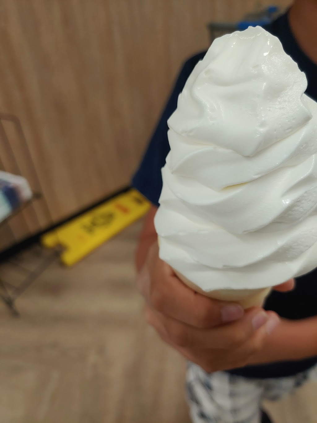 McDonalds | 4515 Dundas St West R.R.#1, Burlington, ON L7M 5B4, Canada | Phone: (905) 319-0033