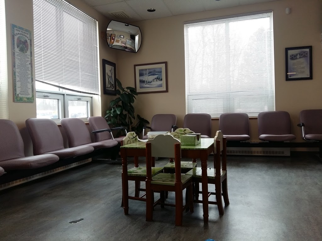 Kanesatake Health Center | 12 Só:se Onahsakén:rat, Oka, QC J0N 1E0, Canada | Phone: (450) 479-6000