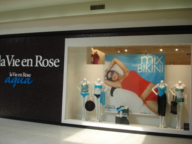 La Vie en Rose | 84 Lynden Rd, Brantford, ON N3R 6B8, Canada | Phone: (519) 753-5664