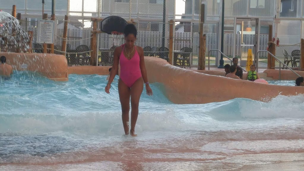 Waves Indoor Waterpark | 8444 Lundys Ln, Niagara Falls, ON L2H 1H4, Canada | Phone: (905) 356-8444