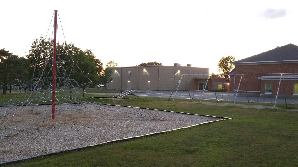 École PLEIN-Soleil | 401 4e Avenue, Sainte-Hélène-de-Bagot, QC J0H 1M0, Canada | Phone: (450) 773-1237