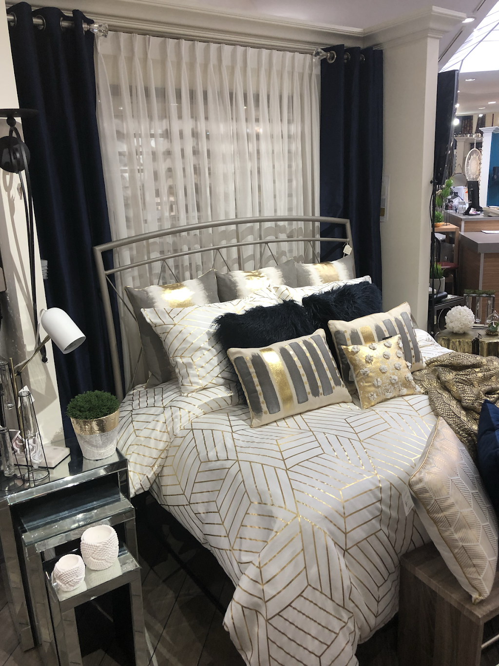 Draperies Pierre Cholette Inc | 310 Rue Gladstone, Greenfield Park, QC J4V 2P7, Canada | Phone: (450) 656-9942