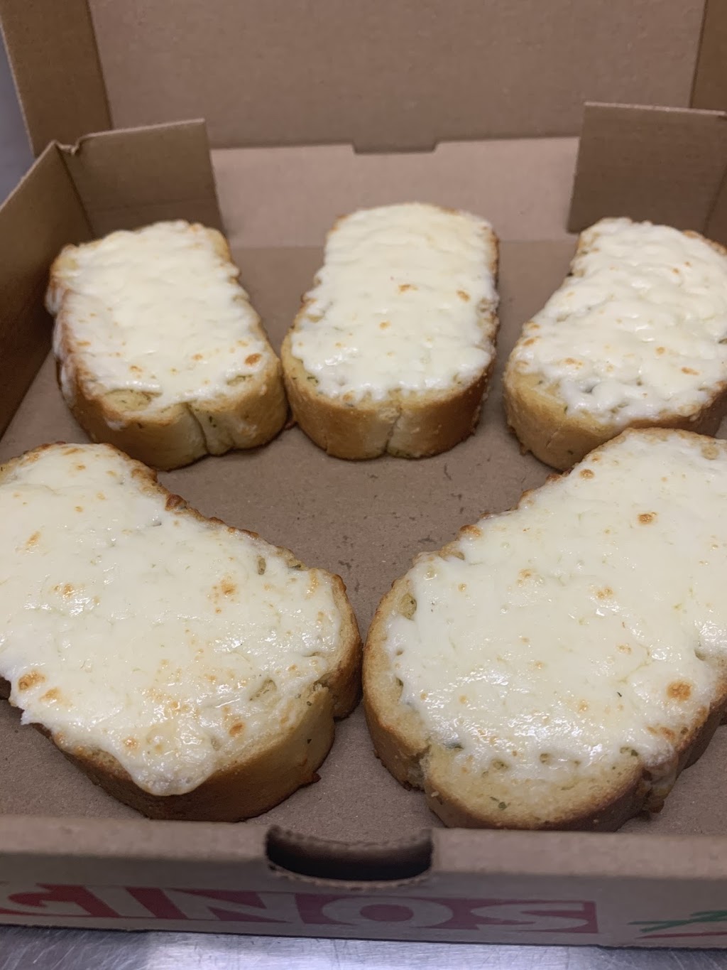Reginos Pizza | 135 Toronto Rd, Port Hope, ON L1A 3S6, Canada | Phone: (905) 885-5656