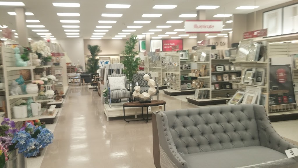 Winners & HomeSense | 4220 Innes Rd, Orléans, ON K4A 5E6, Canada | Phone: (613) 834-9722