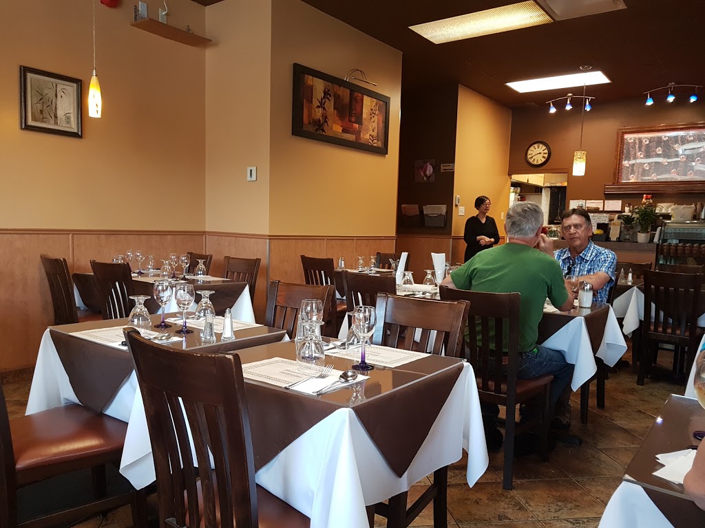 Petit Tournesol Dore | 535 Rue Samuel de Champlain, Boucherville, QC J4B 6B6, Canada | Phone: (450) 449-0319
