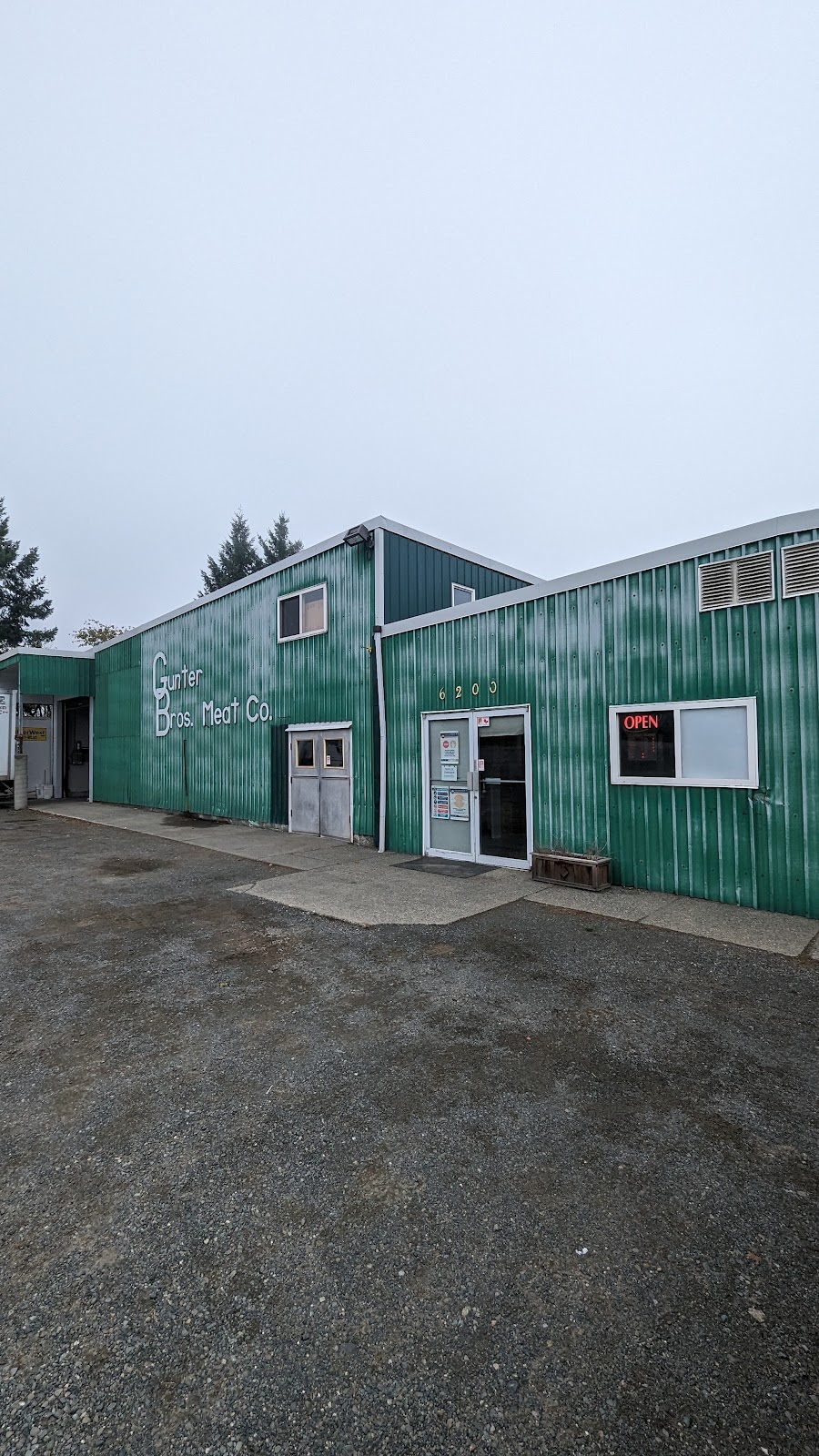 Gunter Brothers Meat Co Ltd | 6200 Ledingham Rd, Courtenay, BC V9J 1M5, Canada | Phone: (250) 334-2960