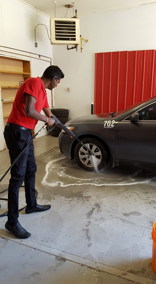 Maple Car Wash Inc | DACOSTA Plaza, 671 Montreal St F, Kingston, ON K7K 3J3, Canada | Phone: (613) 483-1283