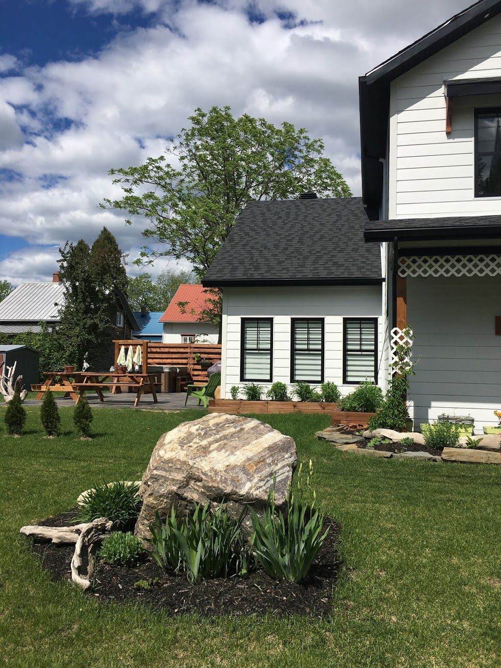 Le Gîte Blanc | 816 Rue Saint Joseph, Leclercville, QC G0S 2K0, Canada | Phone: (418) 455-4592