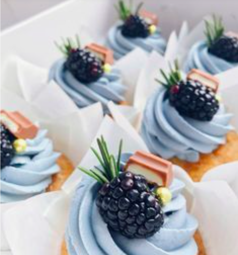 authentic cakes | 169 Raylawn Crescent, Georgetown, ON L7G 4M6, Canada | Phone: (226) 962-3142