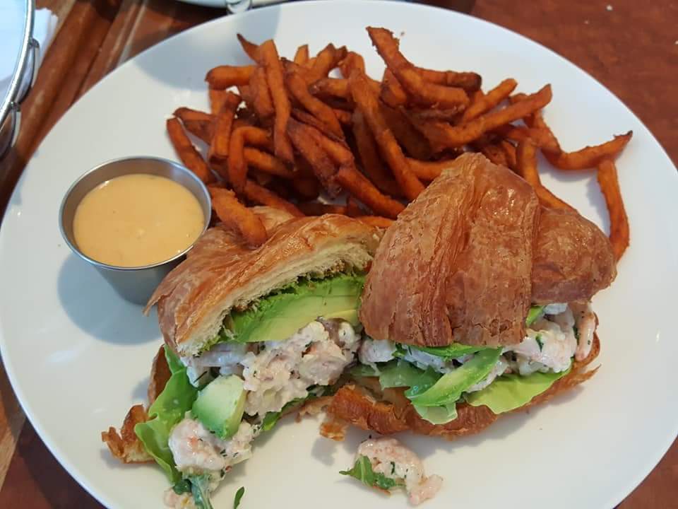 75 West Coast Grill | 7571 Westminster Hwy, Richmond, BC V6X 1A3, Canada | Phone: (604) 232-2804