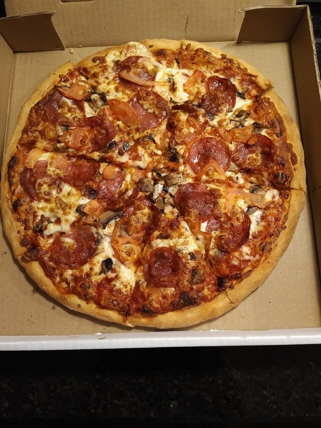 Lava Pizza & Wings | 665 Plains Rd E, Burlington, ON L7T 2E8, Canada | Phone: (905) 631-0777