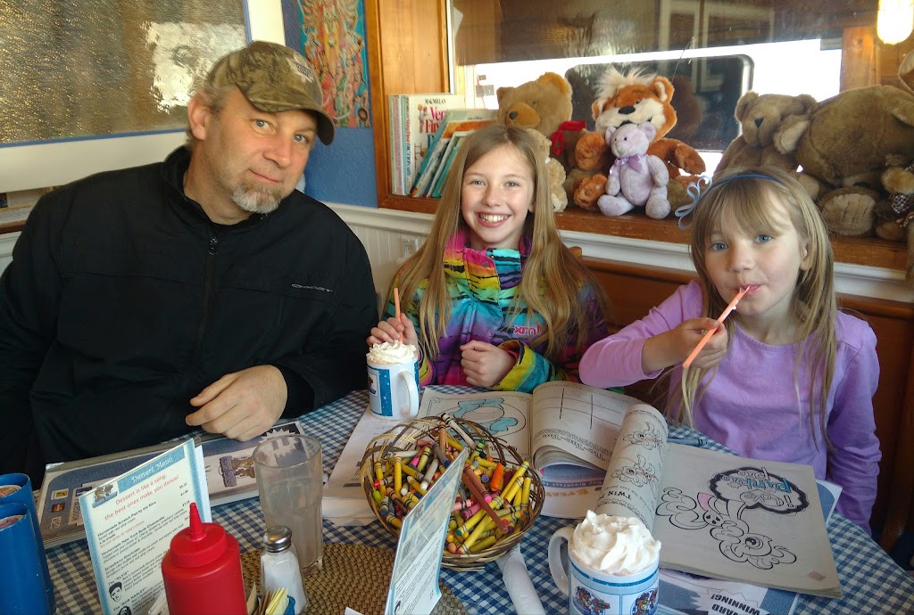 Bears Eatery | 324 Archibald St, Kimberley, BC V1A 1M9, Canada | Phone: (250) 427-3412