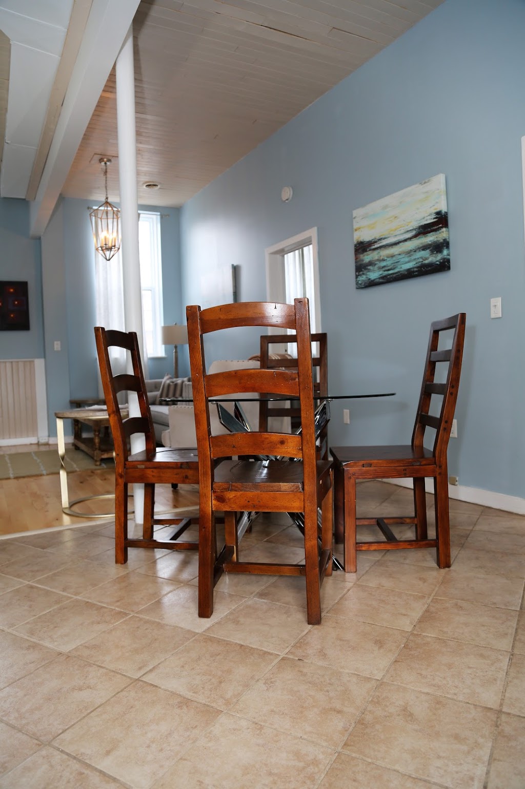 Empire Inn and Suites | 6 Stanley St, Bloomfield, ON K0K 1G0, Canada | Phone: (613) 393-3003