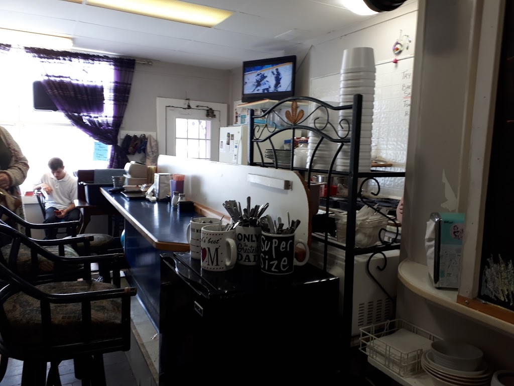Sherris Diner | 306 Hwy 124, South River, ON P0A 1X0, Canada | Phone: (705) 386-2490