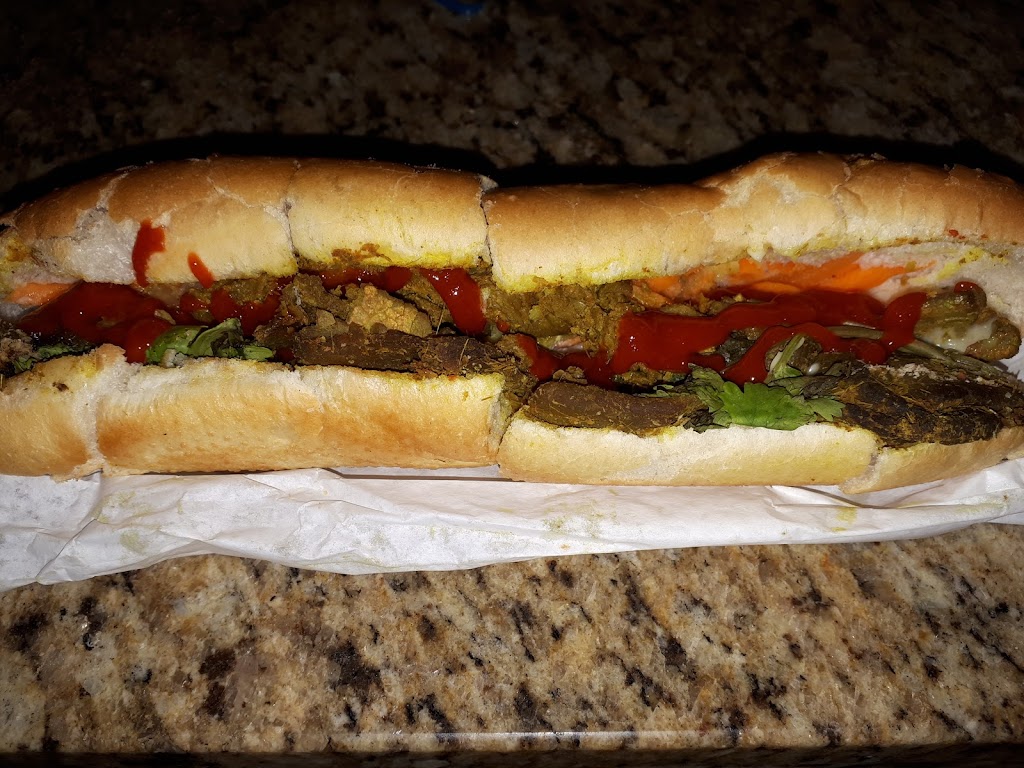 Banh Mi Nguyet Minh | 888 Dundas St E, Mississauga, ON L4Y 2B8, Canada | Phone: (905) 275-0988
