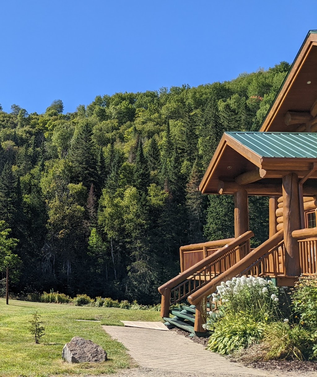 Chalet Le Panache | 41 chemin des Rêves, Trois-Rives, QC G0X 2C0, Canada | Phone: (514) 466-8363