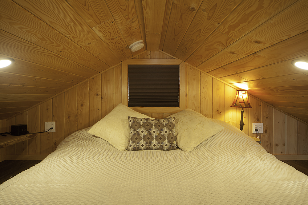 BJs On The Beach Texada Luxury Guesthouse | 4694 Sanderson Rd, Gillies Bay, BC V0N 1W0, Canada | Phone: (604) 414-4731