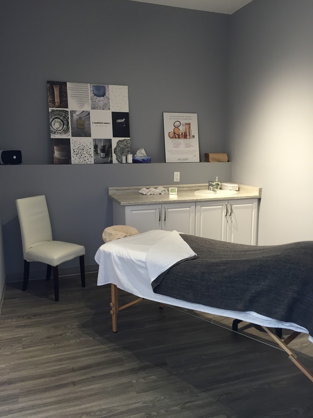 Leezur London Spa | 1634 Hyde Park Rd, London, ON N6H 5L7, Canada | Phone: (519) 601-4888