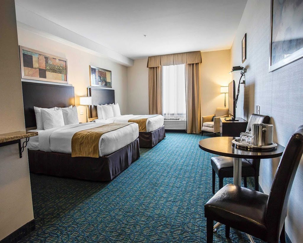 Comfort Hotel Bayers Lake | 88 Chain Lake Dr, Halifax, NS B3S 1A2, Canada | Phone: (902) 405-4555