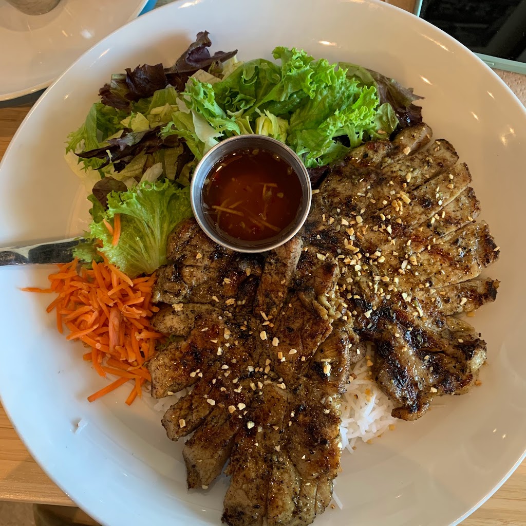 MAMA LA Vietnamese Cuisine | 8 Aquitania Blvd W #50, Lethbridge, AB T1J 5L4, Canada | Phone: (403) 394-2718