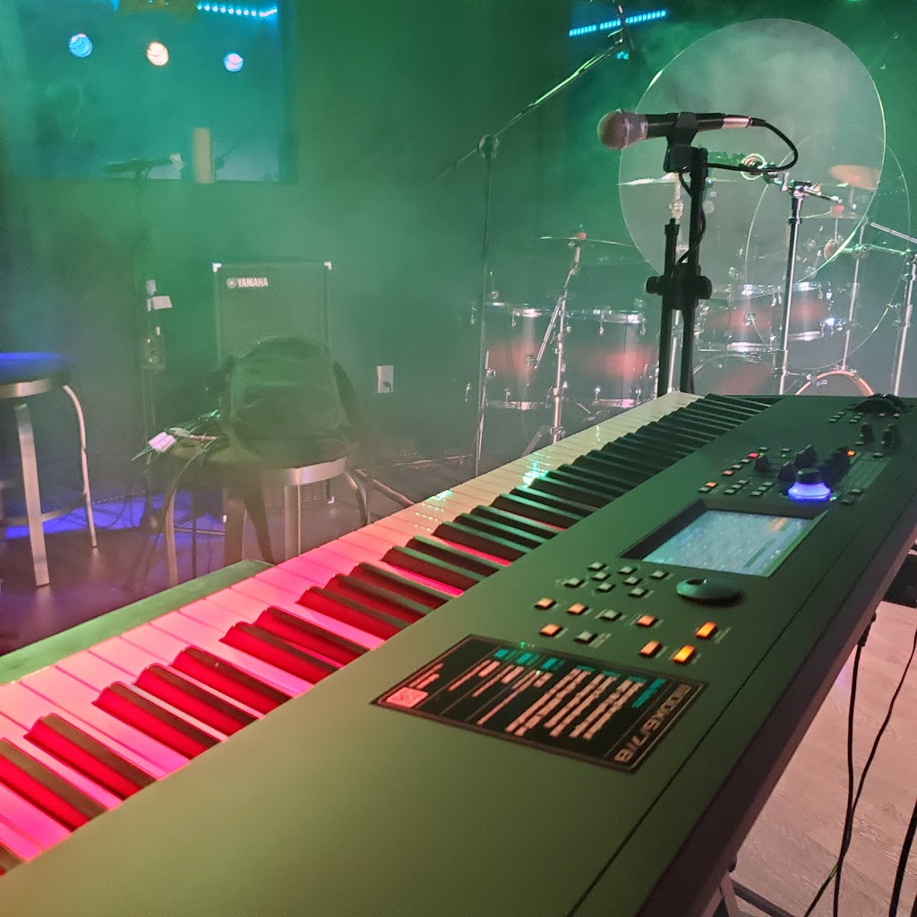 M.A Studios | 1344 Wellington St W unit 3, King City, ON L7B 1K5, Canada | Phone: (647) 621-2047