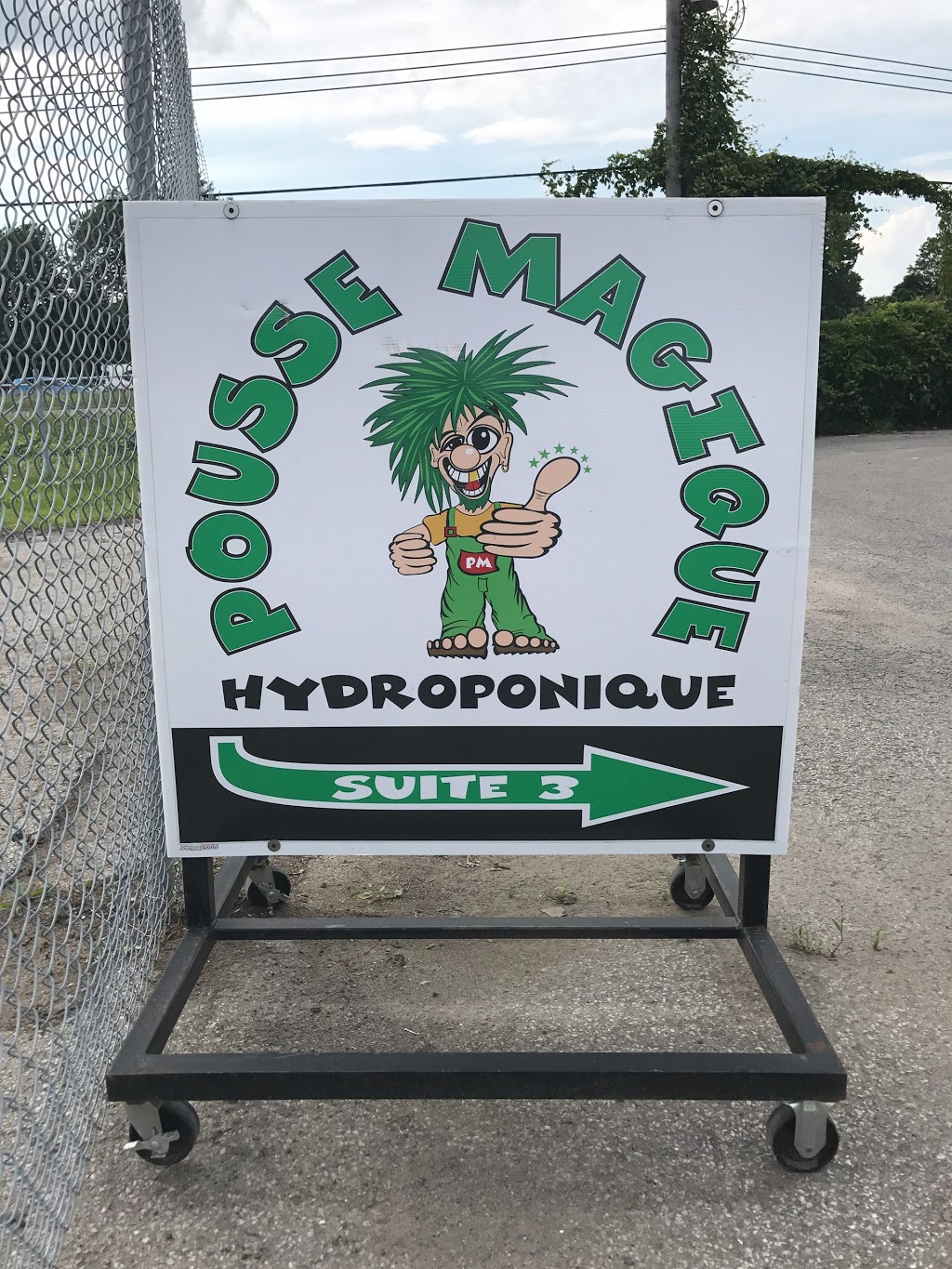 Pousse Magique Inc | 515 Rue Lanaudière, Repentigny, QC J6A 7N1, Canada | Phone: (450) 582-6662
