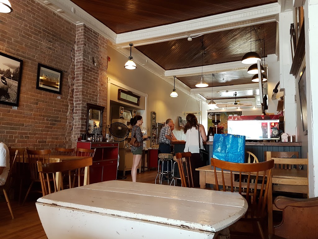 Geronimo Coffee House | 146 Prescott St, Kemptville, ON K0G 1J0, Canada | Phone: (613) 215-0401