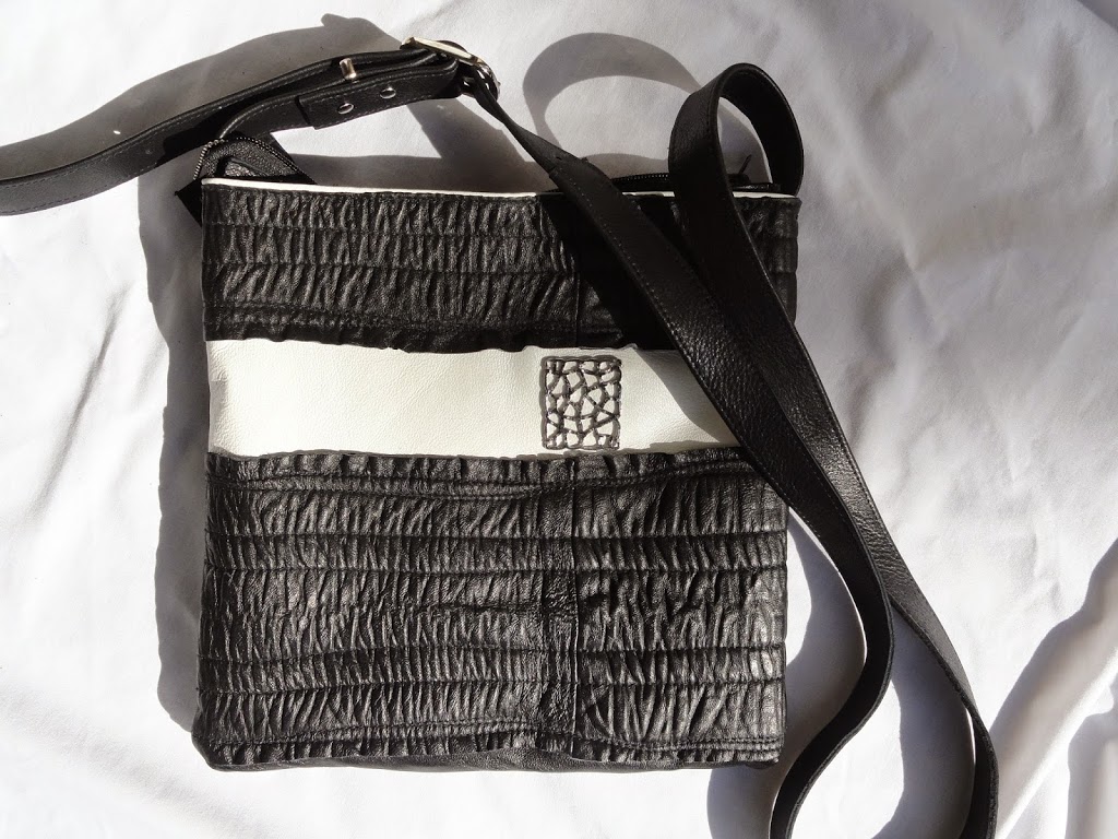 Revoila par Mariane Bombardier (fashion design) | 240 Rue du Vieux-Barrage, Richelieu, QC J3L 4T3, Canada | Phone: (514) 260-4384