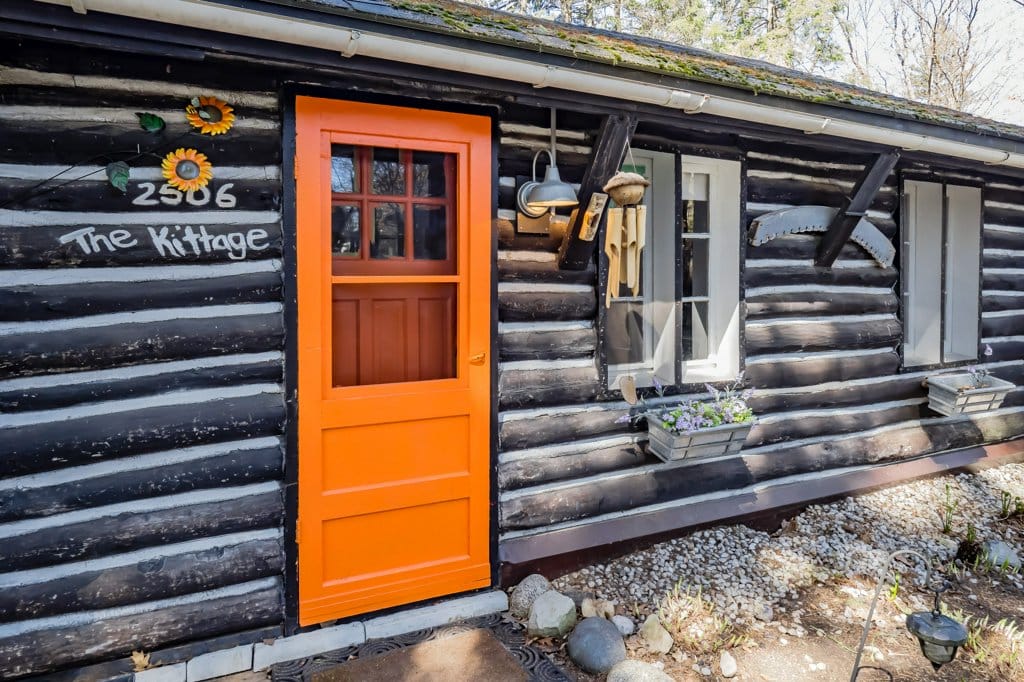 The Kittage | 2506 Channel Point Ln, Washago, ON L0K 2B0, Canada | Phone: (416) 523-2998