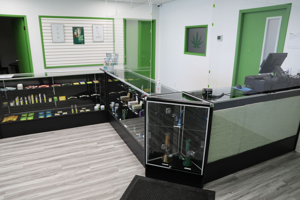 Green Queen Cannabis Ltd | 357 Stafford Dr N, Lethbridge, AB T1H 2A7, Canada | Phone: (403) 942-3122
