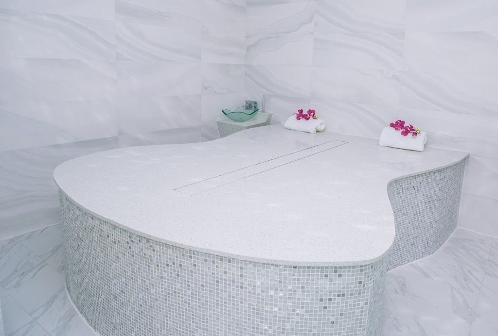 All In One Beauty Lounge | 2135 Lake Shore Blvd W, Etobicoke, ON M8V 0B3, Canada | Phone: (416) 255-4615