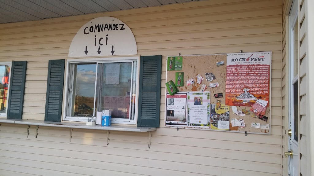 Cantine Mimi | 556 1re Av, Asbestos, QC J1T 3X4, Canada | Phone: (819) 879-4497