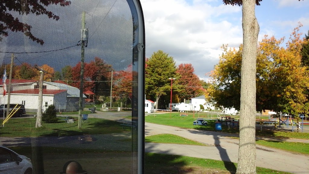 Camping Mauricie Lac Blais | 2191 7e Rang, Saint-Étienne-des-Grès, QC G0X 2P0, Canada | Phone: (819) 535-2783