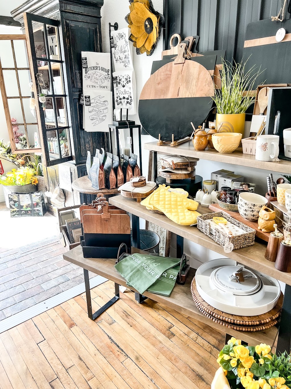 The Gilded Haus Gift Boutique | Box 477, 12327 20 Ave, Blairmore, AB T0K 0M0, Canada | Phone: (403) 753-0826