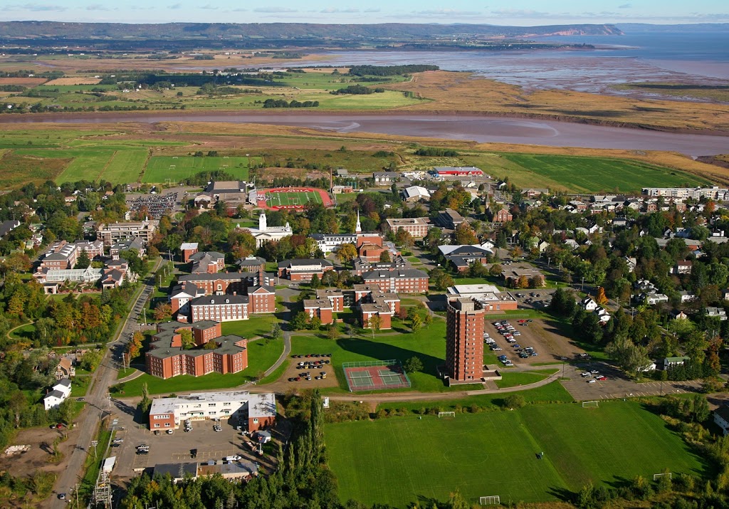 Acadia University Summer Accommodations | 55 University Ave, Wolfville, NS B4P 2P3, Canada | Phone: (855) 585-1321