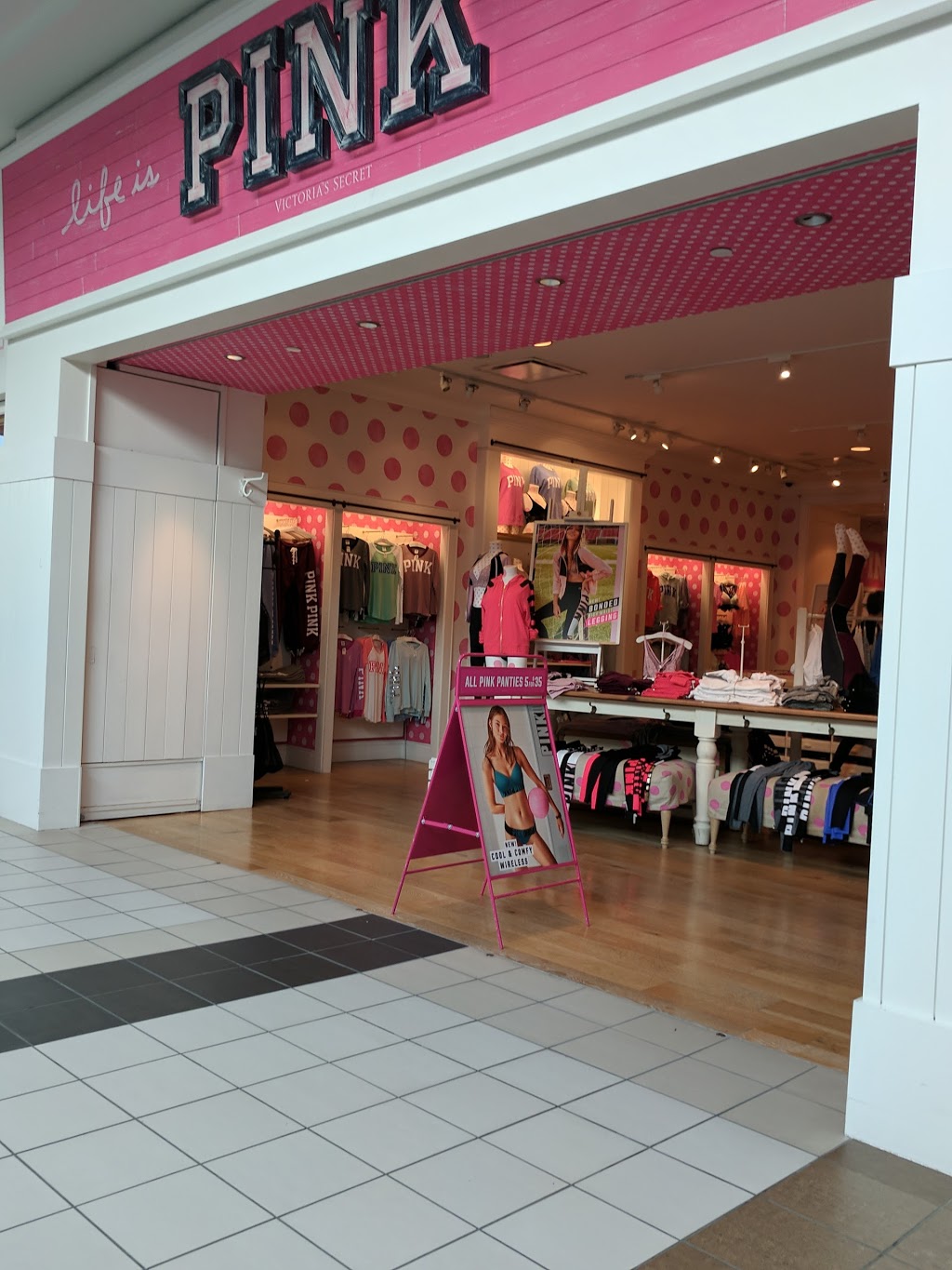 Victorias Secret & PINK | SP GG6-GG12, 17600 Yonge St, Newmarket, ON L3Y 4Z1, Canada | Phone: (905) 853-9587