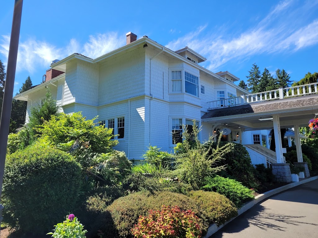 Crown Mansion Boutique Hotel & Villas | 292 Crescent Rd E, Qualicum Beach, BC V9K 0A5, Canada | Phone: (250) 752-5776