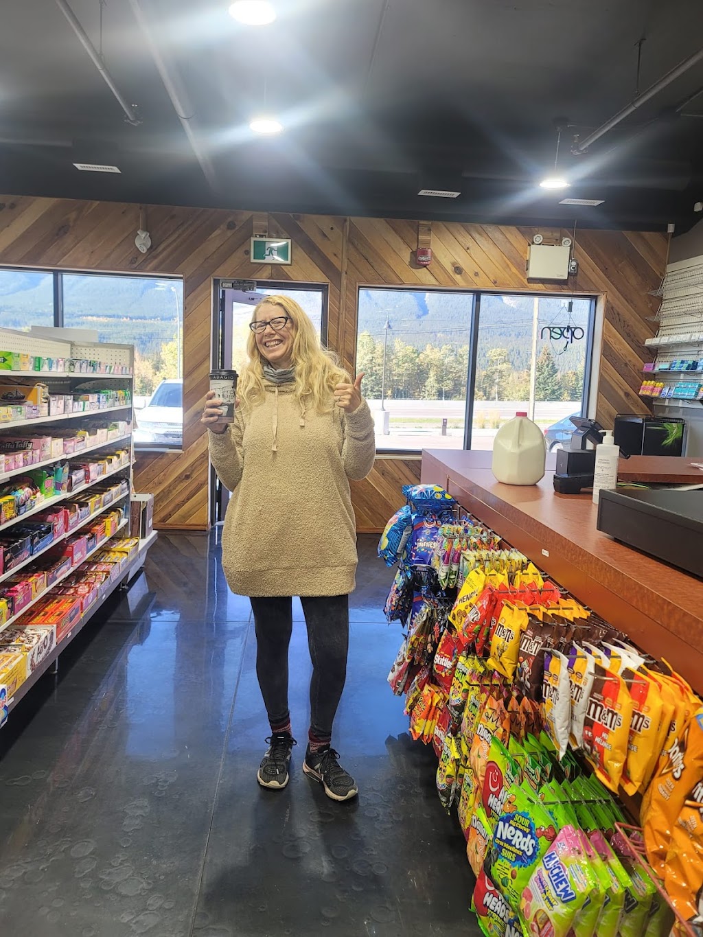 Bow Valley Store | convenience store | 900 Harvie Heights Rd, Harvie Heights, AB T1W 2W2, Canada | 4034016768 OR +1 403-401-6768
