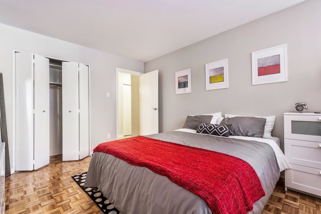 Parc Kildare - CLV Group | 5755 Av. Sir Walter Scott, Côte Saint-Luc, QC H4W 1S4, Canada | Phone: (438) 476-2315