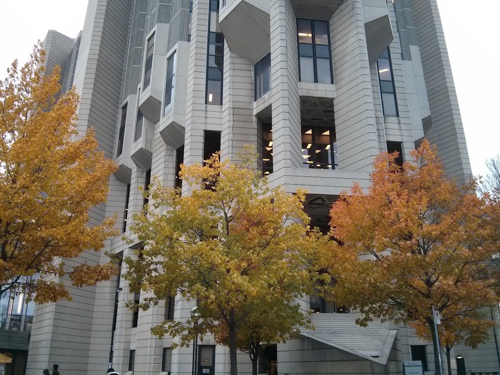 John P. Robarts Research Library | 130 St George St, Toronto, ON M5S 1A5, Canada | Phone: (416) 978-8450