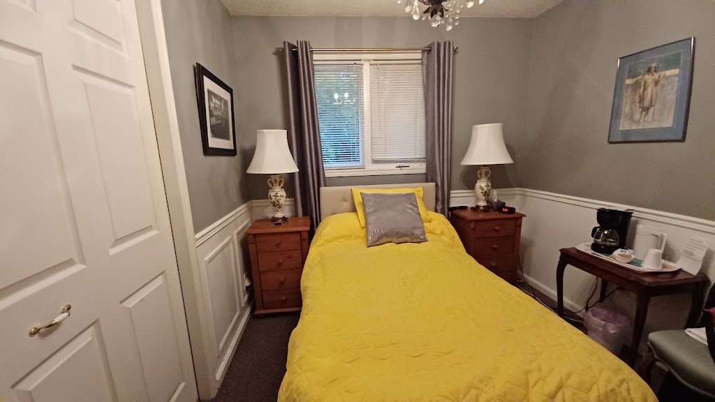 BobcaygeonB&B | 32 Head St, Bobcaygeon, ON K0M 1A0, Canada | Phone: (705) 308-8855