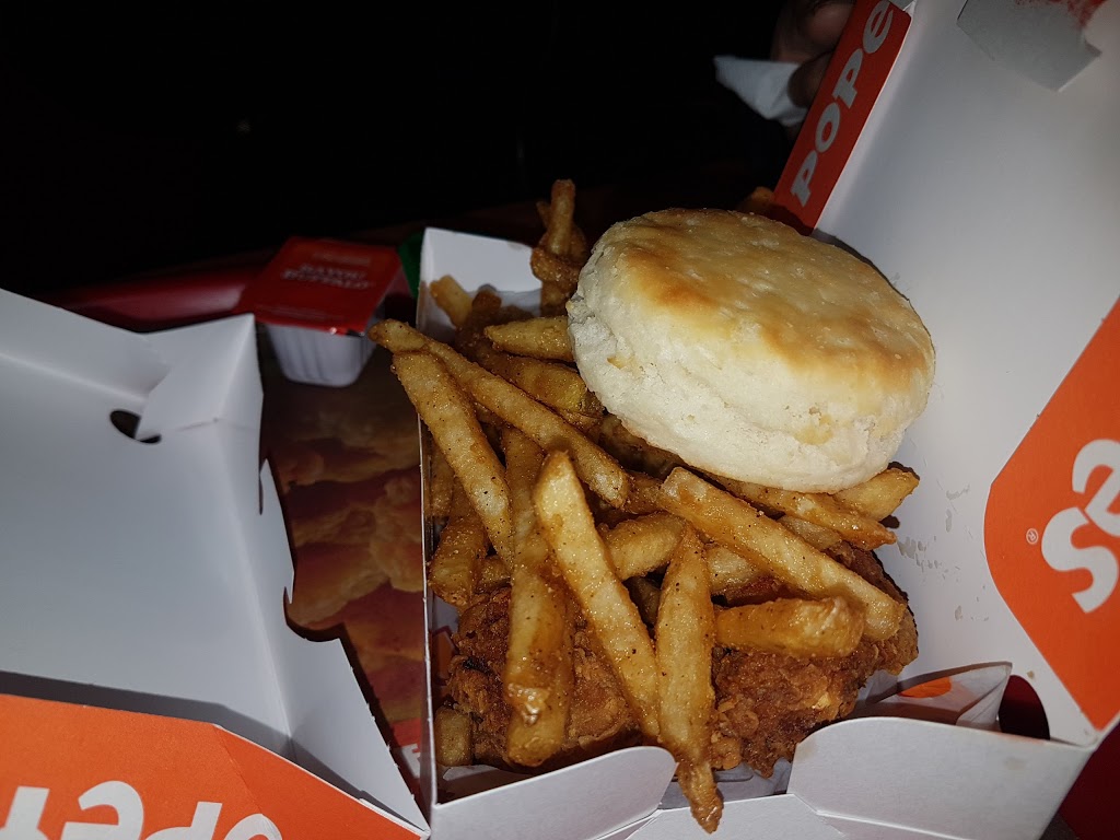 Popeyes Louisiana Kitchen Queenston | 771 Queenston Rd, Hamilton, ON L8G 1A1, Canada | Phone: (905) 594-0293