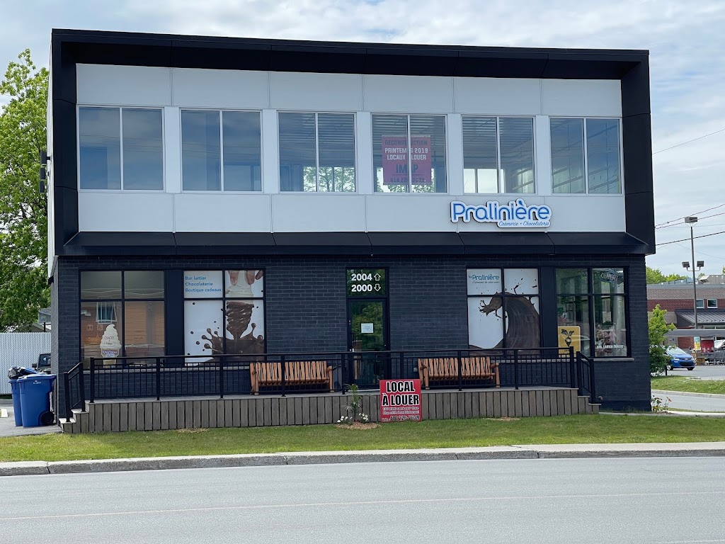 Pralinière Saint-Georges Ouest | 2000 Bd Dionne, Saint-Georges, QC G5Y 3W9, Canada | Phone: (418) 221-8421