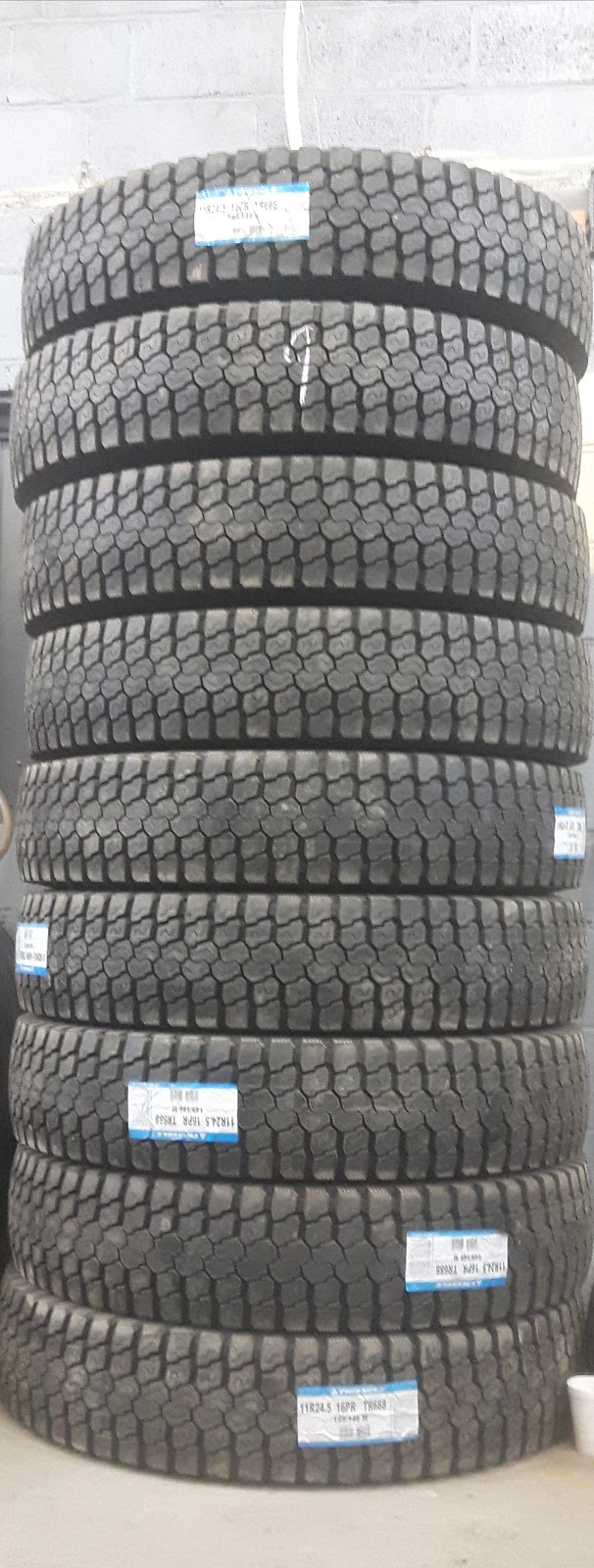 Golden Tire Services | 5758 Dixie Rd, Mississauga, ON L4W 1E7, Canada | Phone: (647) 675-1335