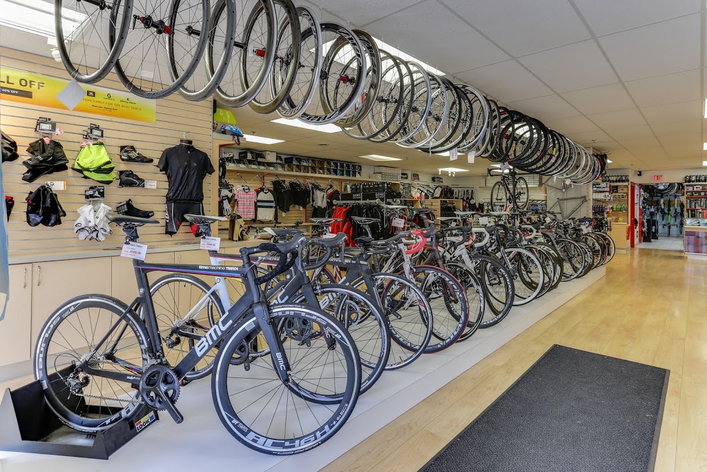 Racer Sportif | 151 Robinson St, Oakville, ON L6J 7N3, Canada | Phone: (905) 815-2100