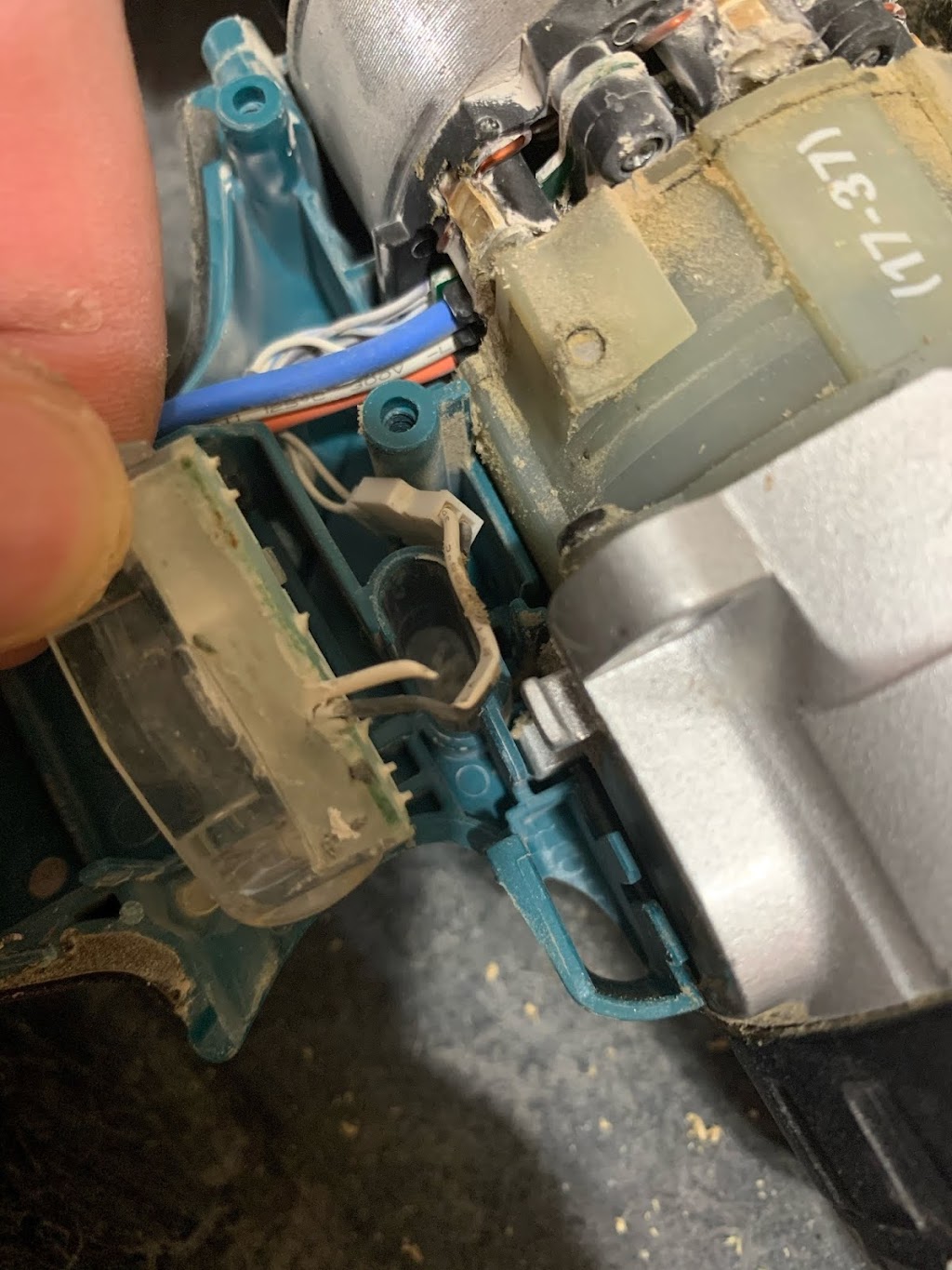 Makita Canada Inc | 6350 Tomken Rd #8, Mississauga, ON L5T 1Y3, Canada | Phone: (905) 670-7255